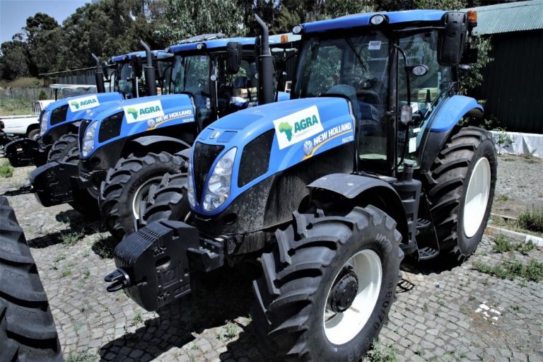 AGRA hands over Agricultural machinery to EIAR