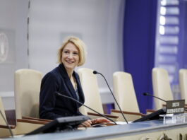 Corinna Hawkes, Director of Food Systems and Food Safety Division during a workshop at FAO headquarters. ©© FAO/Giuseppe Carotenuto