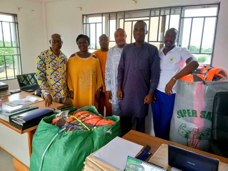 ITF supports fishermen with 150 life jackets