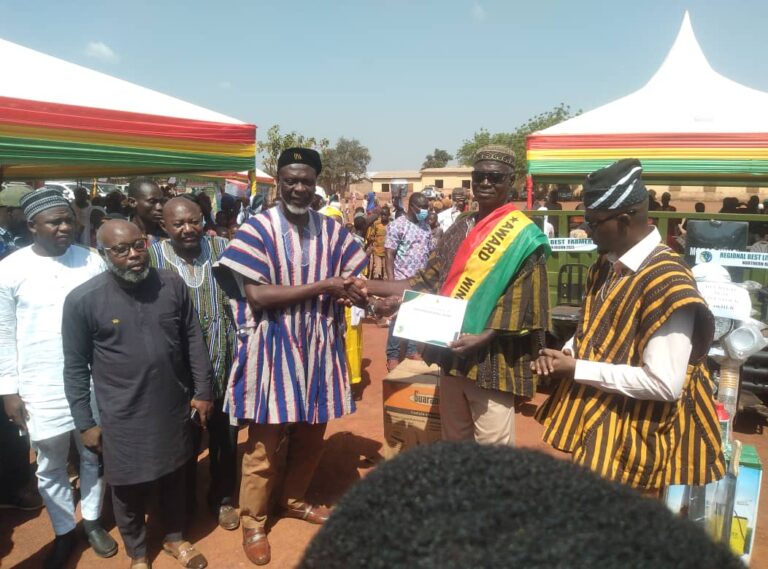 AAK awards nine farmers and fishermen