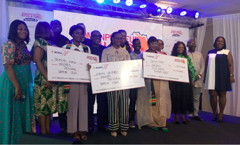Awardees of Access Bank Womenpreneur Pitch-A-Thon programme in a group photograph with dignitaries