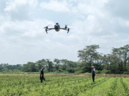 A drone flies over a farm in Tanzania. ©FAO/Eduardo Soteras