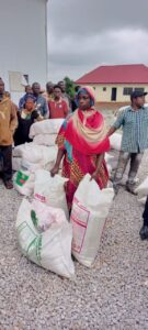 some of the farmers receiving the fetilizer 