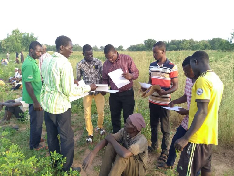 Cross section of farmers during the field visit 