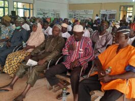 Participants during the meeting 
