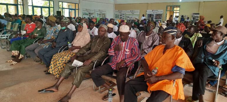 Participants during the meeting 