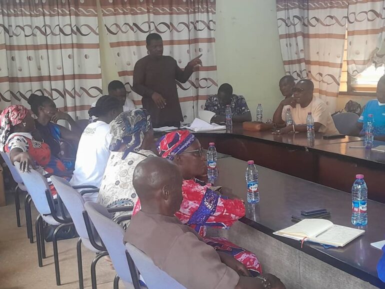 Rev Dabo addressing the meeting