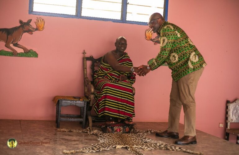 Wasa Amenfi Traditional Area Paramount Chief Commends COCOBOD Boss for Strong Start 