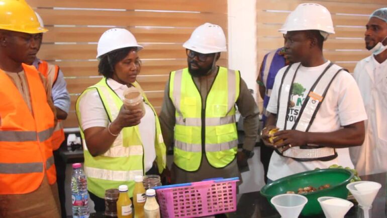 Dr Otokunor and officials of the factory 
