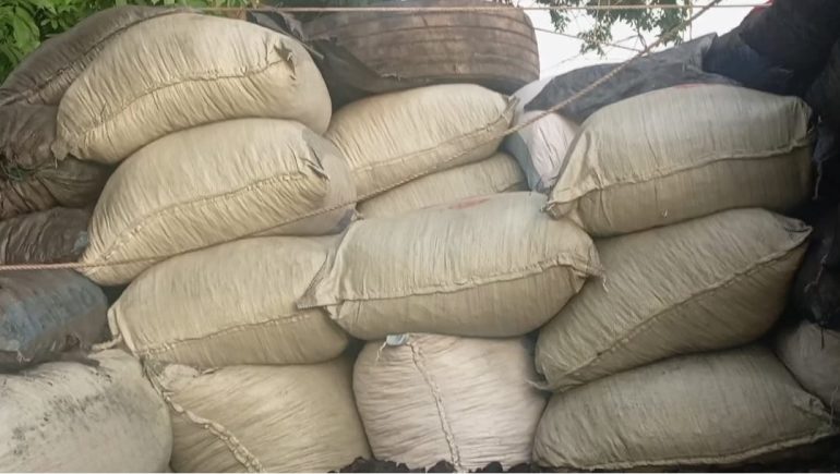 Driver abandons truck as Police foil cocoa smuggling operation