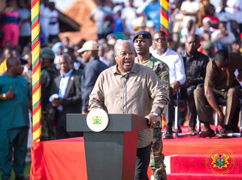 President Mahama pledges 70% of world cocoa market price to farmers
