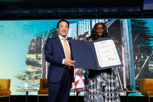 FAO Director-General designates chef Fatmata Binta as FAO regional Goodwill Ambassador for Africa. ©FAO/Giuseppe Carotenuto