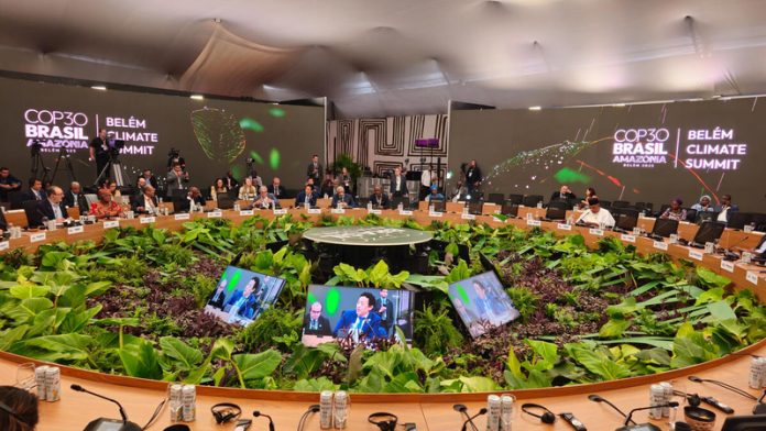 At COP30, FAO will emphasize that science-based agrifood solutions can play a pivotal role in reducing emissions, enhancing carbon sequestration, restoring ecosystems, and strengthening resilience - all while ensuring food security and nutrition for the 1.2 billion people whose livelihoods depend on these systems. ©FAO/Max Valencia