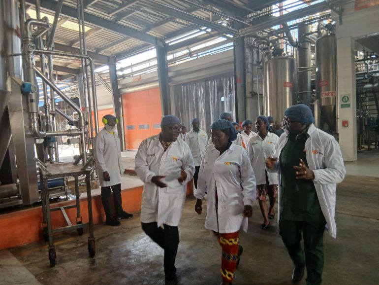 Trade Minister yrges manufacturers to source raw materials locally