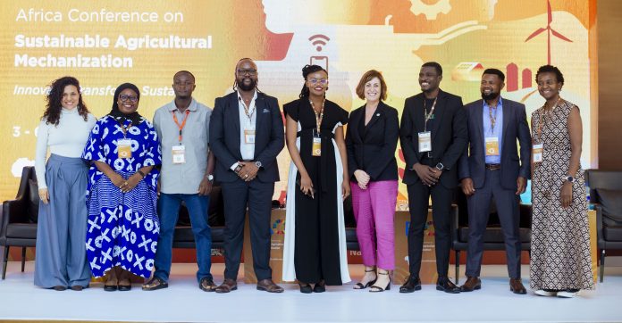 Deputy Director-General Beth Bechdol with participants at a panel on youth agribusiness. Deputy Director-General Beth Bechdol with participants at a panel on youth agribusiness.