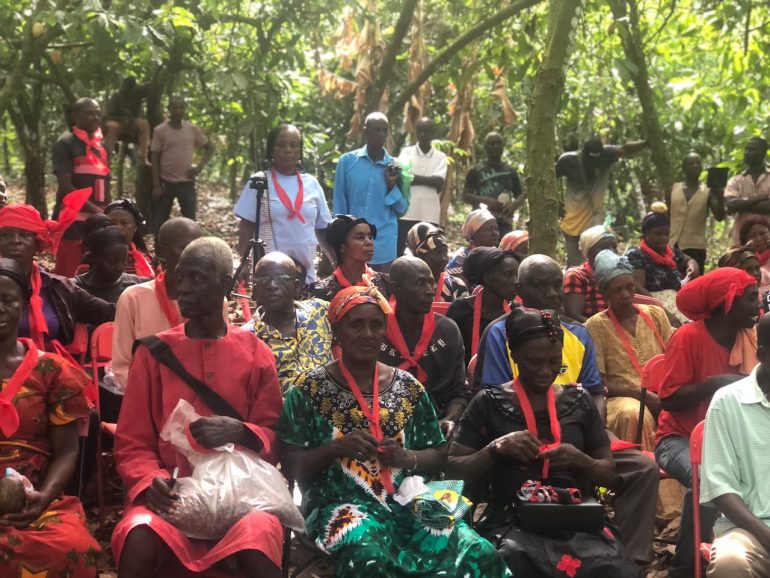 Aggrieved cocoa farmers harass Purchasing Clerk over delayed payments
