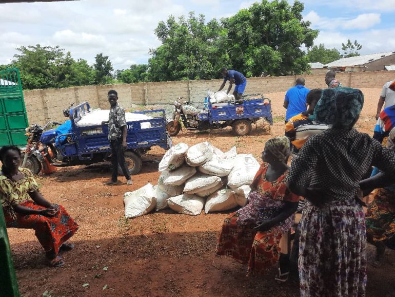 4,000 bags of fertilizer delivered to PFAG members under Feed Ghana Programme