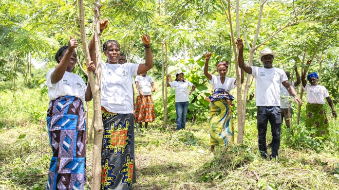 Farmers engaged in restoring coastal ecosystems in Togo, proud of the results achieved through sustainable practices that improve their incomes and strengthen the resilience of their communities to the impacts of climate change. ©FAO/Kokou Dogbo