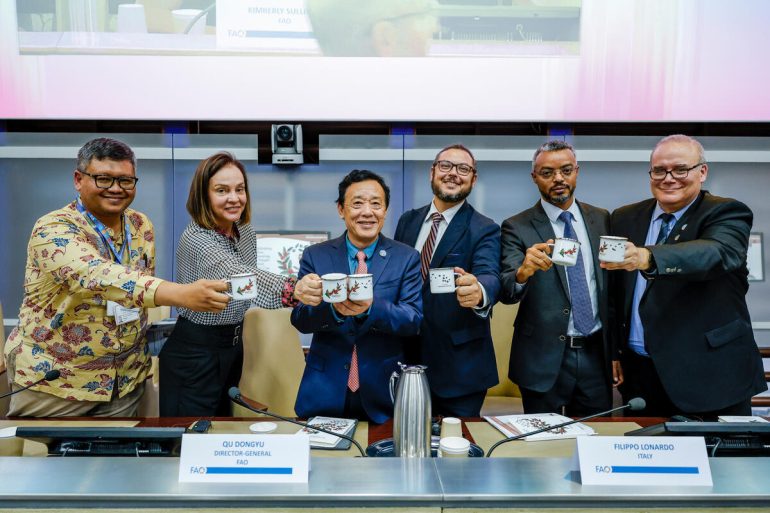 FAO celebrates International Coffee Day, highlighting the importance of coffee and coffee farmers, and how coffee shapes societies. ©FAO /Giuseppe Carotenuto